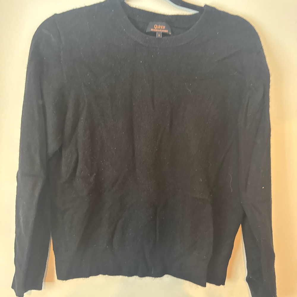 Quince Women's Classic Black Crew Neck Mongolian Cashmere Sweater